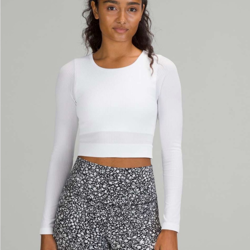 Lululemon white longsleeve cropped shirt size 4, worn once